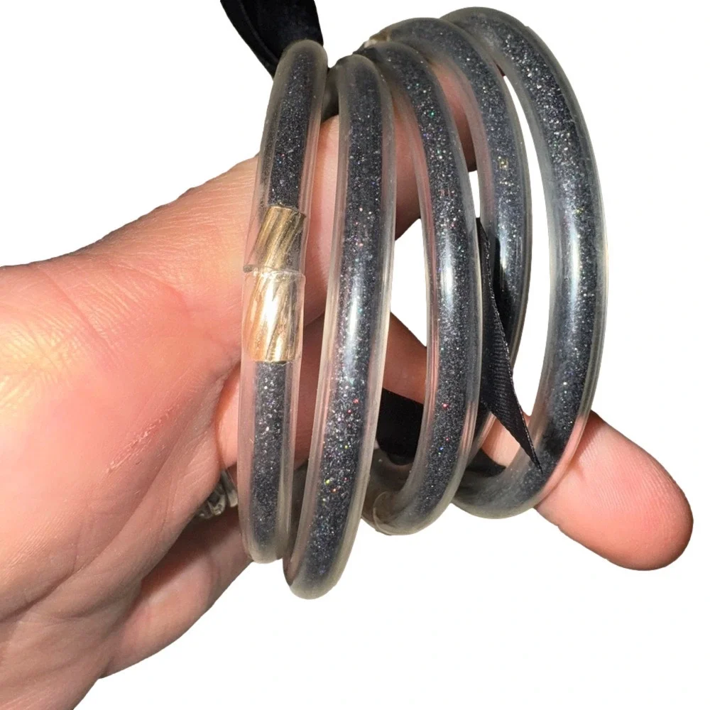 Avant Black and gold Bangles
